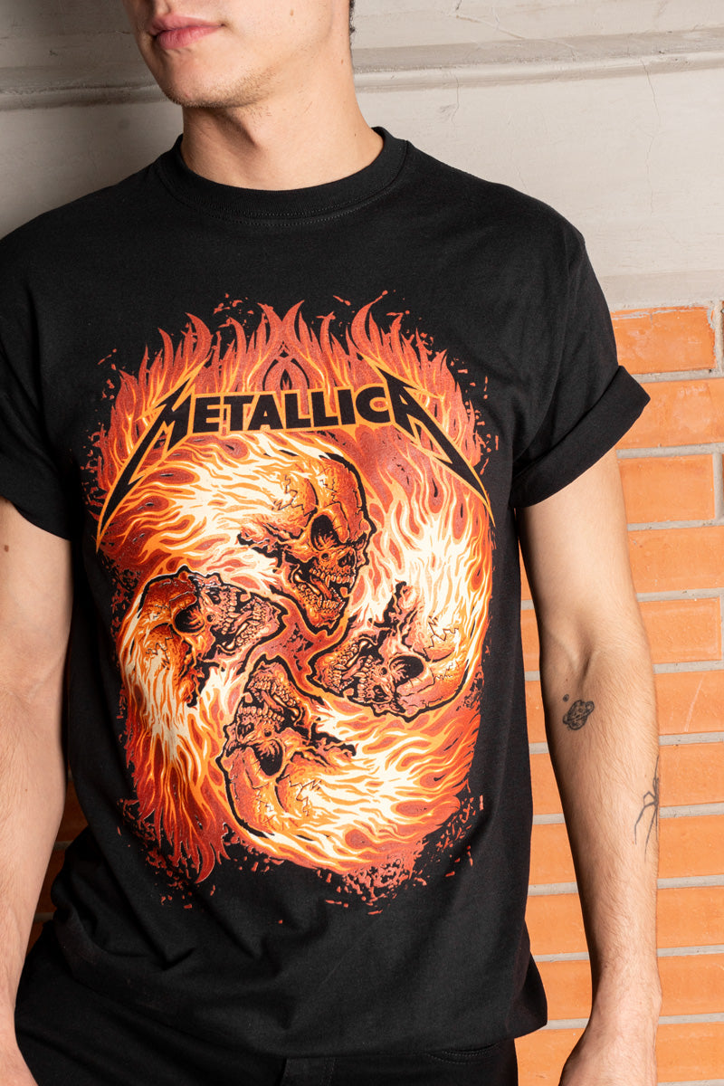 PLAYERA PARA HOMBRE METALLICA SKULLS FIRE
