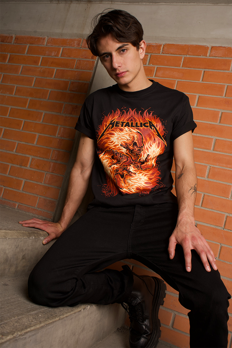 PLAYERA PARA HOMBRE METALLICA SKULLS FIRE